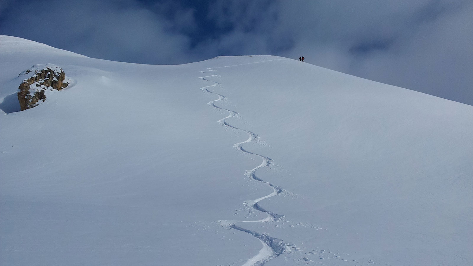 Un professionnel du ski vous fait découvrir une autre montagne