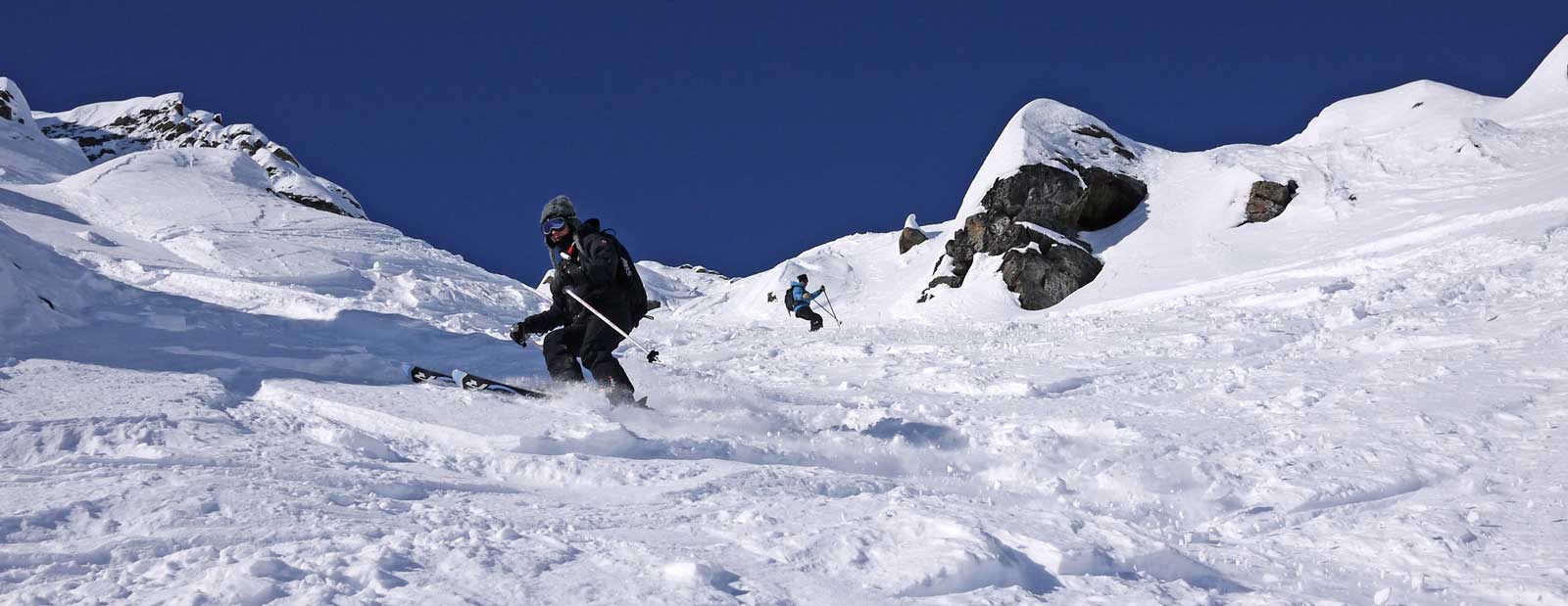 La pente est raide mais le hors piste tellement beau