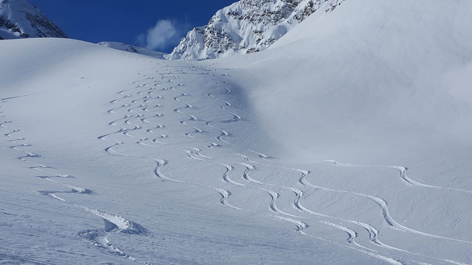 Ski hors piste ou snow hors piste, à vous de choisir